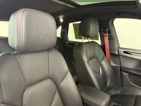 Used 2022 Porsche Macan S image 31