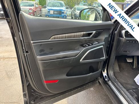 Used 2025 Kia Telluride SX Prestige image 17