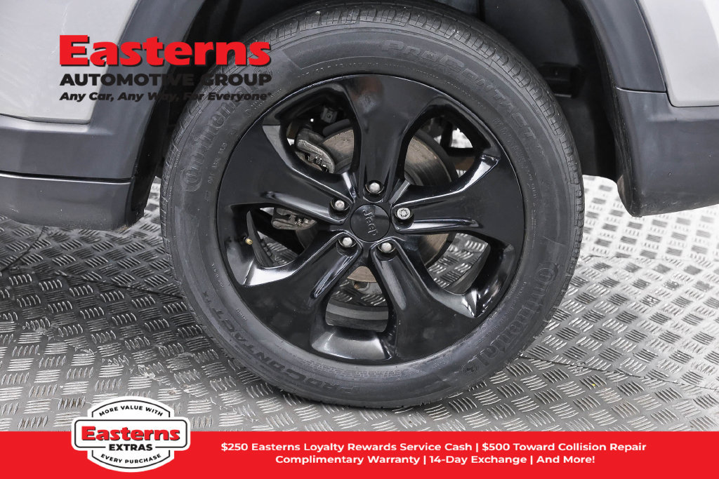 Used 2020 Jeep Compass Latitude AWD/4WD image 35