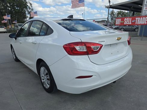 Used 2017 Chevrolet Cruze LS FWD image 41