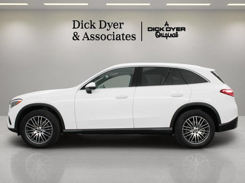 Used 2025 Mercedes-Benz GLC 300 image 15
