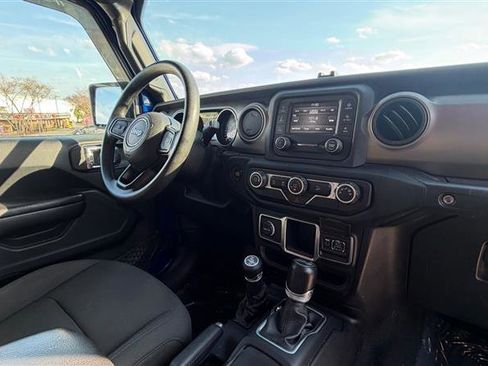Used 2018 Jeep Wrangler Sport image 30
