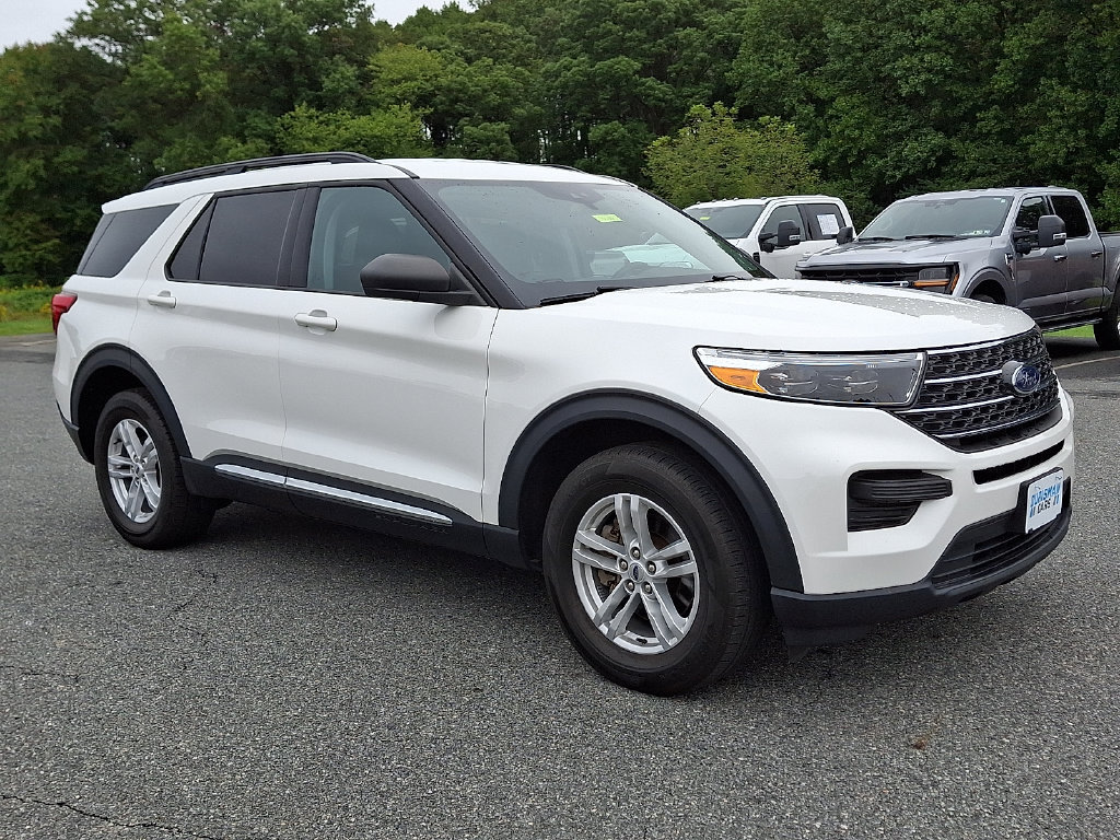 Used 2023 Ford Explorer XLT AWD/4WD image 1
