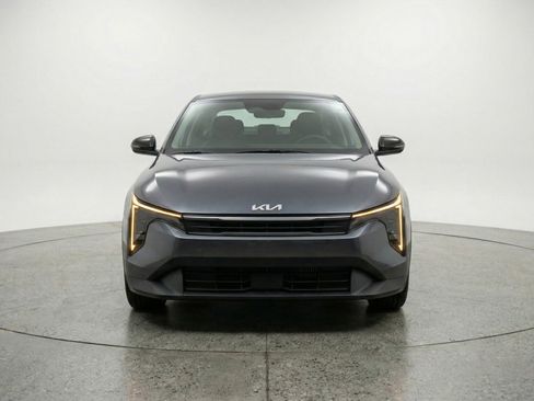 Used 2025 Kia K4 LXS image 2
