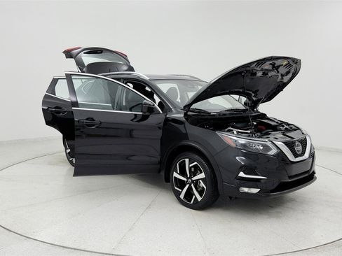 Used 2022 Nissan Rogue Sport SL w/ Premium Package FWD image 12