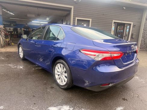 Used 2018 Toyota Camry LE FWD image 8