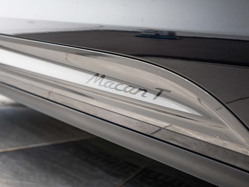 Certified 2026 Porsche Macan Turbo AWD/4WD image 24