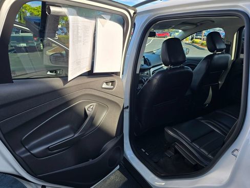 Used 2018 Ford Escape SEL w/ Ford Safe & Smart Package FWD image 9