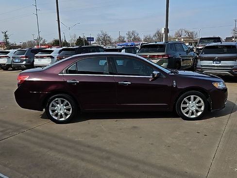 Used 2011 Lincoln MKZ image 4