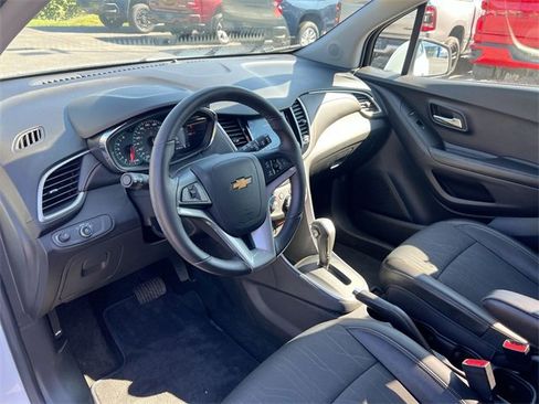 Used 2022 Chevrolet Trax LT w/ Sport Edition image 10