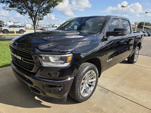 Used 2023 RAM 1500 Laramie AWD/4WD image 7