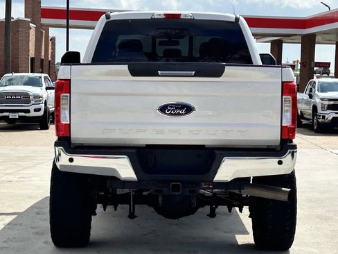 Used 2018 Ford F250 Lariat w/ Chrome Package image 5