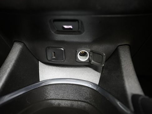 Used 2018 Chevrolet Malibu LT image 40