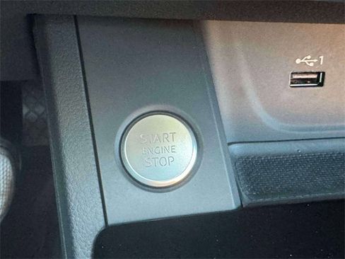 Used 2020 Audi A4 2.0T Premium image 33