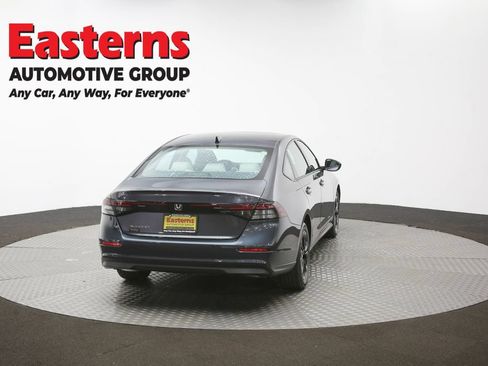 Used 2025 Honda Accord SE image 39