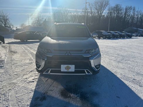 Used 2020 Mitsubishi Outlander SEL image 3