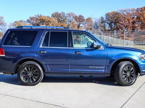 Used 2015 Lincoln Navigator 4WD image 5