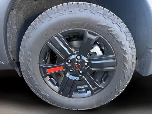 Used 2025 Nissan Rogue SV image 31