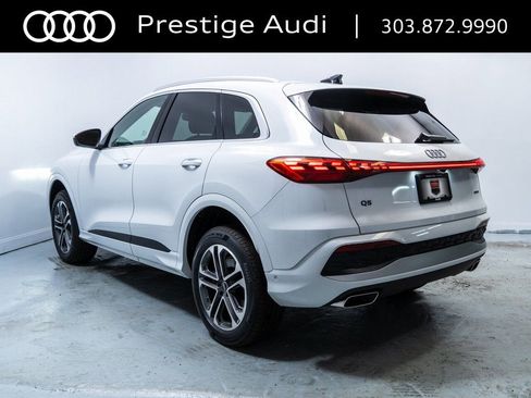 Used 2025 Audi Q5 Premium w/ Convenience Package image 4