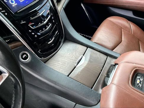 Used 2016 Cadillac Escalade Premium image 18