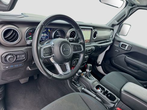 Used 2022 Jeep Wrangler Unlimited Rubicon 4xe AWD/4WD image 7