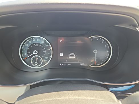 Used 2025 Genesis G70 2.5T RWD image 13