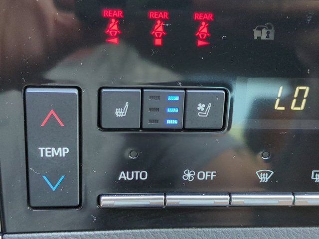 Used 2019 Toyota Avalon Limited FWD image 23