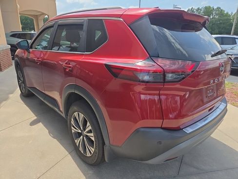 Used 2023 Nissan Rogue SV w/ SV Premium B Package FWD image 4