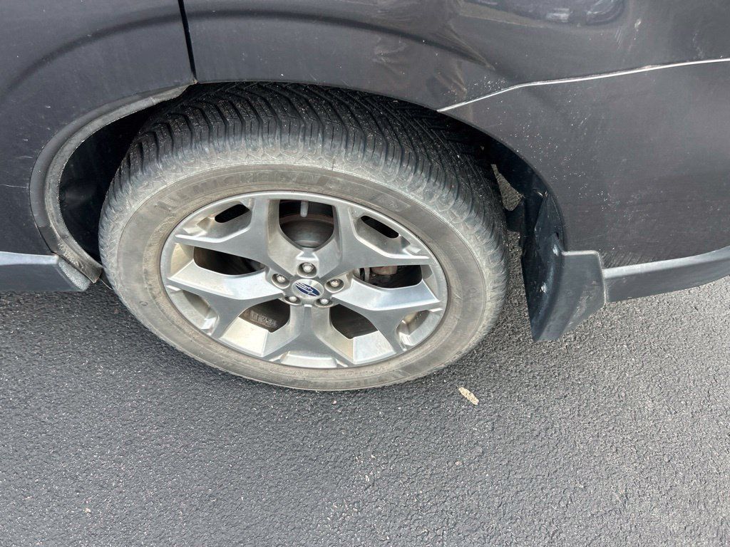Used 2018 Subaru Forester 2.5i Touring AWD/4WD image 12