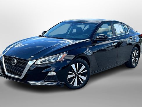 Used 2022 Nissan Altima 2.5 SV w/ SV Premium Package image 13