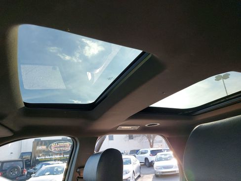 Used 2013 Ford Explorer XLT image 28