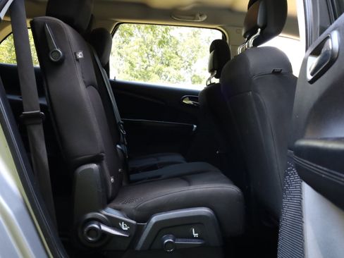 Used 2020 Dodge Journey SE w/ Blacktop Package image 34