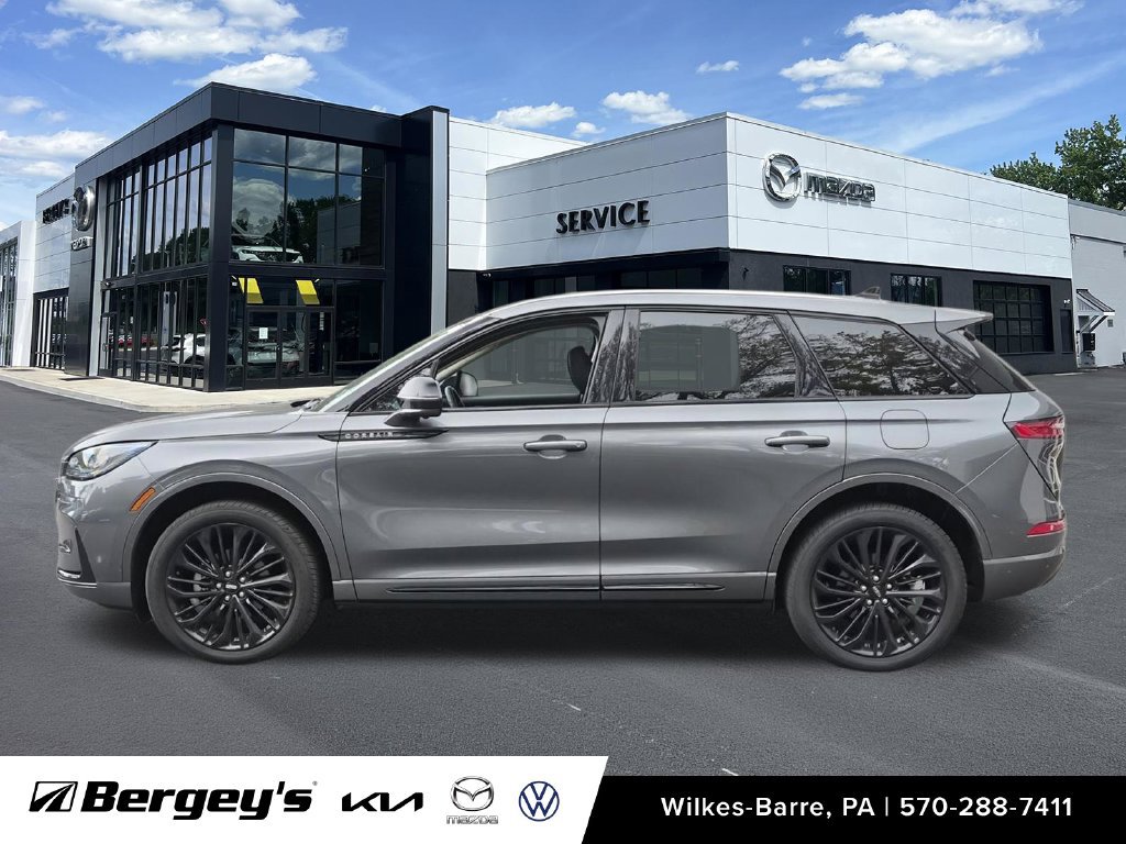 Used 2023 Lincoln Corsair AWD w/ Equipment Group 101A image 17
