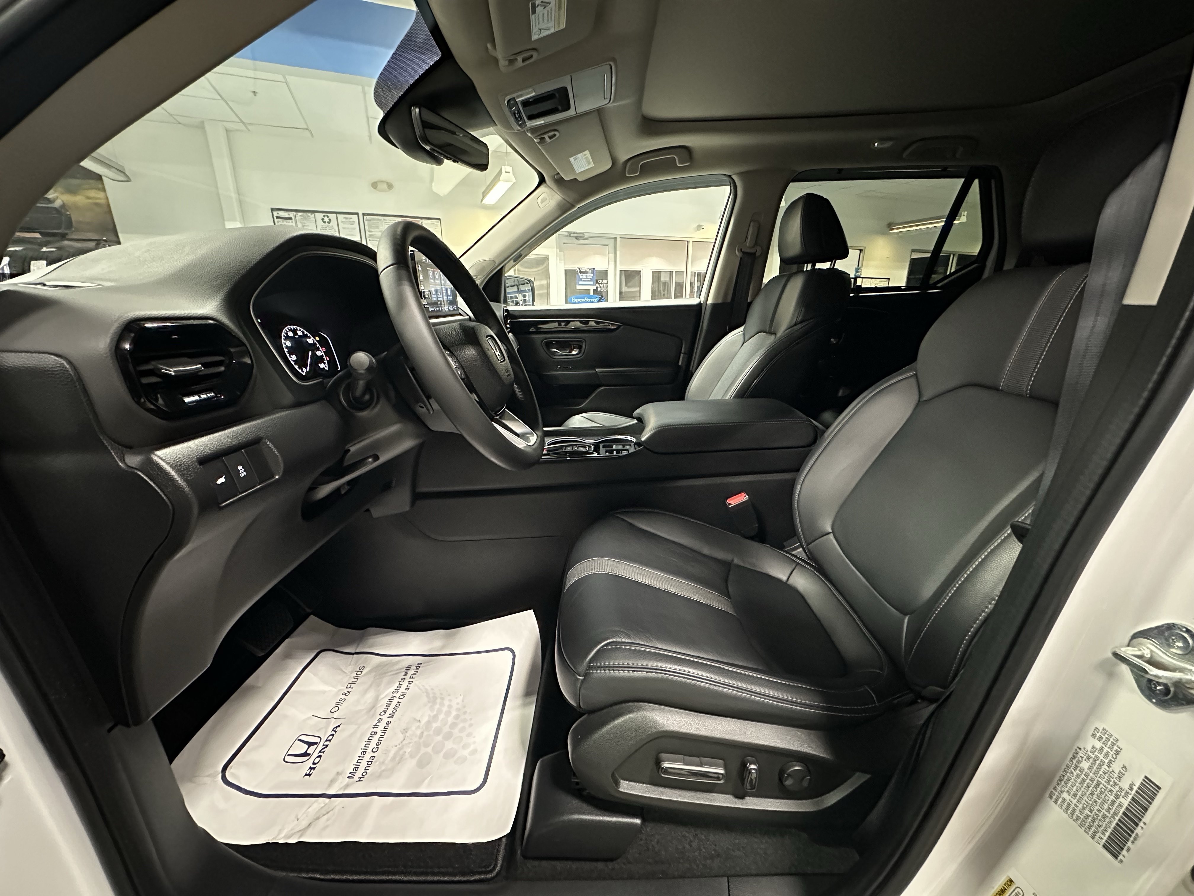 Used 2023 Honda Pilot Touring image 10