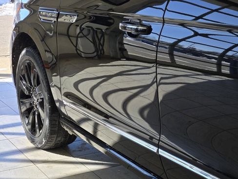 Used 2023 Lincoln Navigator Reserve image 17