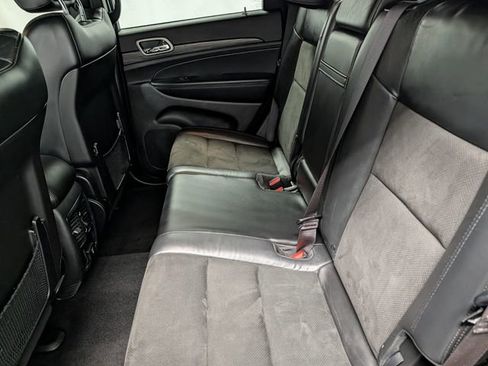 Used 2021 Jeep Grand Cherokee Laredo X AWD/4WD image 11