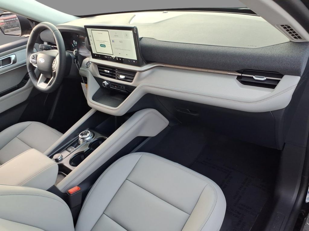 New 2026 Ford Explorer Active w/ Active Comfort Package AWD/4WD image 11