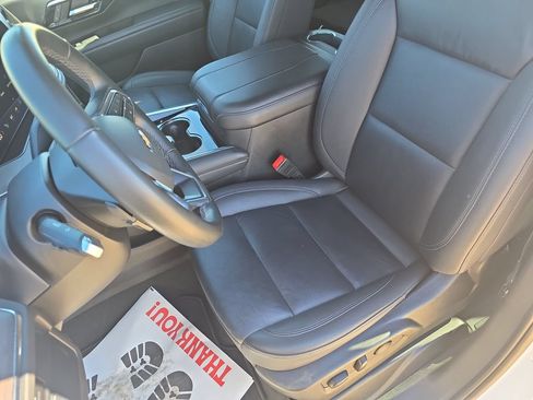 Used 2025 Chevrolet Suburban LT AWD/4WD image 16