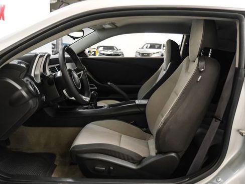 Used 2011 Chevrolet Camaro LT RWD image 4