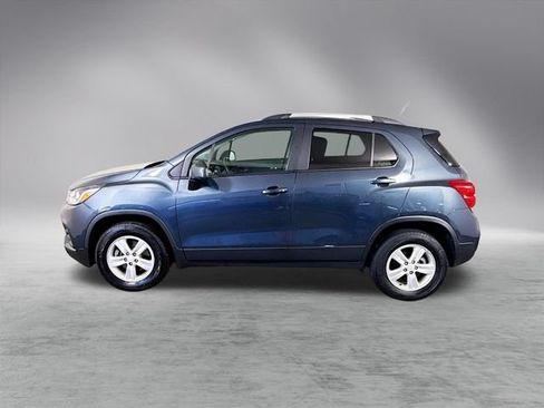 Used 2021 Chevrolet Trax LT w/ Premium Seat Package AWD/4WD image 11