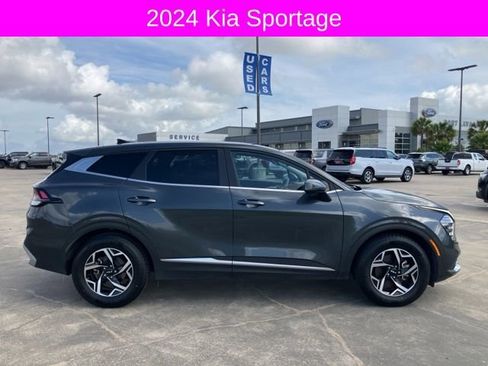 Used 2024 Kia Sportage LX image 8