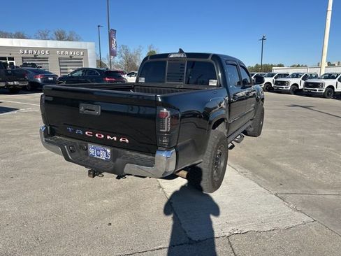 Used 2019 Toyota Tacoma SR5 image 9