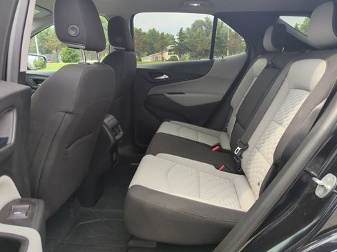 Used 2020 Chevrolet Equinox LS w/ LS Convenience Package FWD image 11