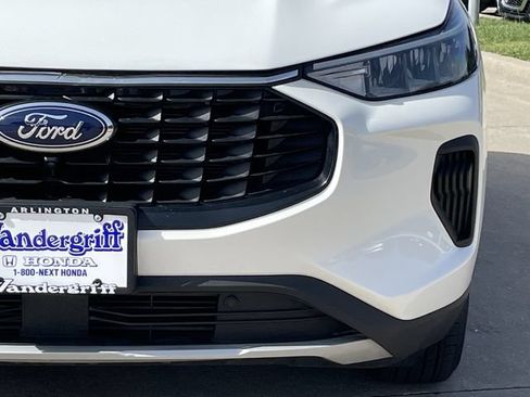 Used 2023 Ford Escape Active w/ Tech Pack #2 AWD/4WD image 8