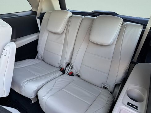 Certified 2026 Mercedes-Benz GLS 450 4MATIC image 25