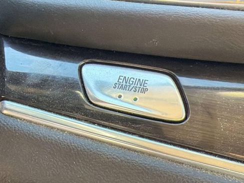 Used 2023 Buick Enclave Essence w/ Experience Buick Package AWD/4WD image 16
