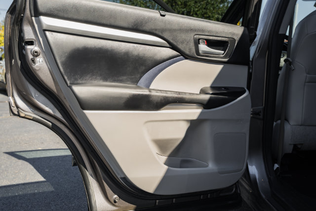 Used 2017 Toyota Highlander XLE AWD/4WD image 29