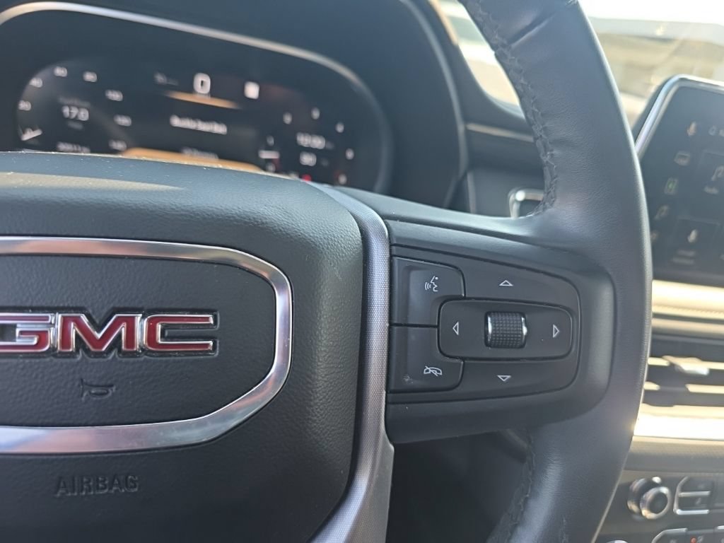 Used 2023 GMC Yukon XL SLT w/ SLT Luxury Package AWD/4WD image 18