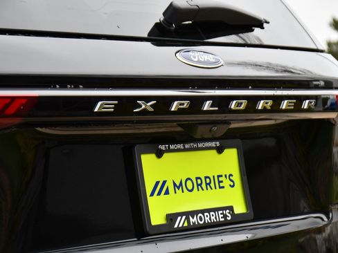Used 2025 Ford Explorer Active AWD/4WD image 42