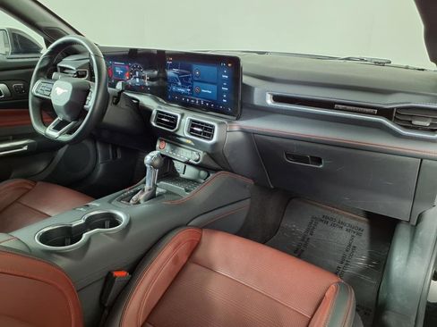 Used 2024 Ford Mustang Premium image 7